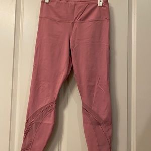 Size medium light pink cropped legging with mesh